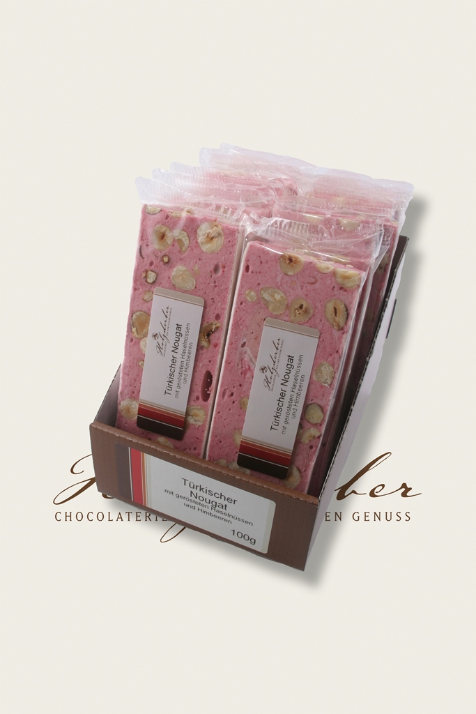 Französischer Nougat Himbeere mit gerösteten Mandeln