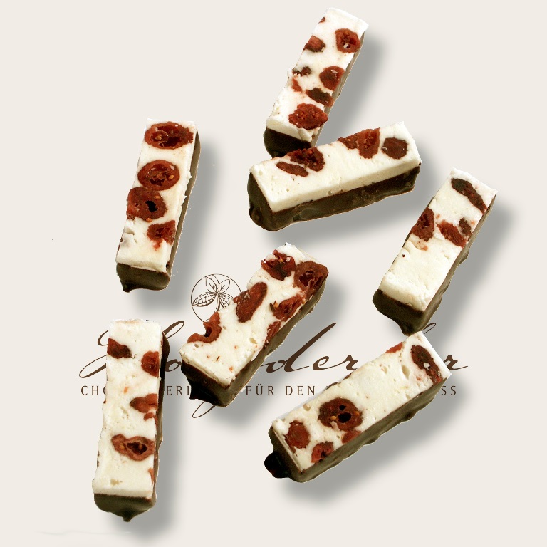 Cranberry Nougat in Zartbitter Schokolade im Tray